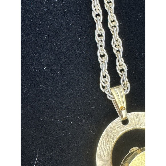 Vintage Welsbro Swiss Pendant Watch Necklace Manual Wind Working Gold Tone - Picture 10 of 11
